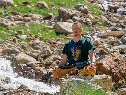 Bhramari pranayama – the breathing technique for calm and focus