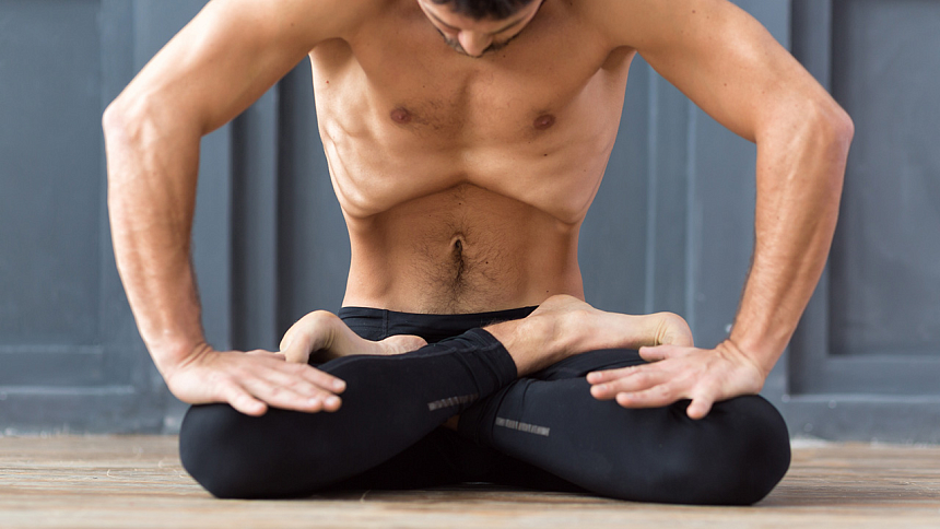 Uddiyana Bandha sitting photo